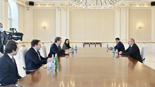 Ильхам Алиев принял делегацию во главе с исполнительным директором Американского еврейского комитета Дэвидом Харриссом
 - Sputnik Азербайджан