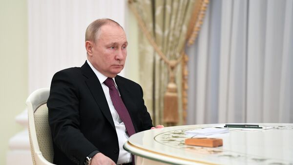 Президент РФ Владимир Путин во время встречи с президентом Исламской Республики Иран Сейедом Эбрахимом Раиси - Sputnik Азербайджан
