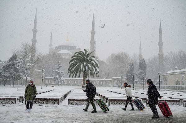 Сильные снегопады накрыли также Турцию. - Sputnik Азербайджан