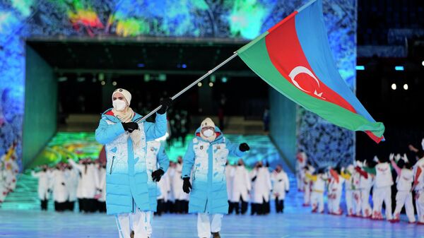 Azərbaycan nümayəndə heyəti Pekin-2022 Qış Olimpiya Oyunlarının açılış mərasimində - Sputnik Azərbaycan