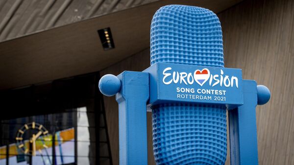 Четырехметровый трофей Евровидения, напечатанный на 3D-принтере  - Sputnik Азербайджан