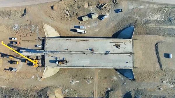 Строительство мостов на строящейся автомобильной дороге Барда-Агдам - Sputnik Азербайджан