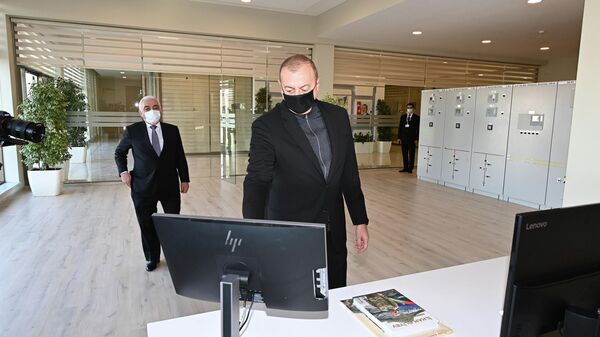 Prezident İlham Əliyev yenidən qurulan 330 kilovoltluq “Yaşma” qovşaq yarımstansiyasının açılışında - Sputnik Azərbaycan