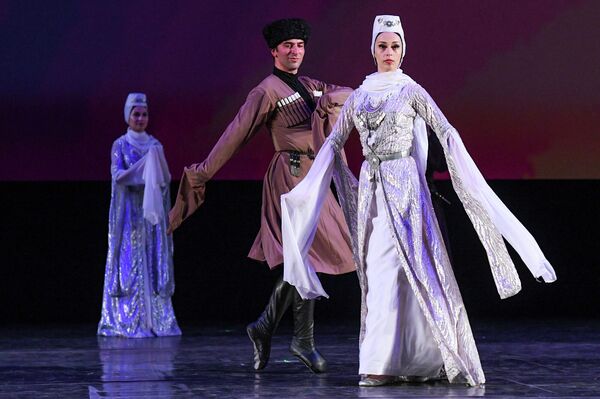 Выступление королевского национального балета из Тбилиси на сцене Дворца Гейдара Алиева в Баку. - Sputnik Азербайджан