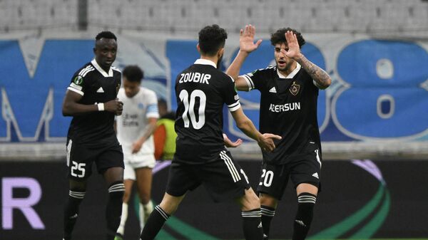 Игровой момент в матче стадии плей-офф Лиги конференций УЕФА между агдамским Карабахом и французским Марселем - Sputnik Азербайджан