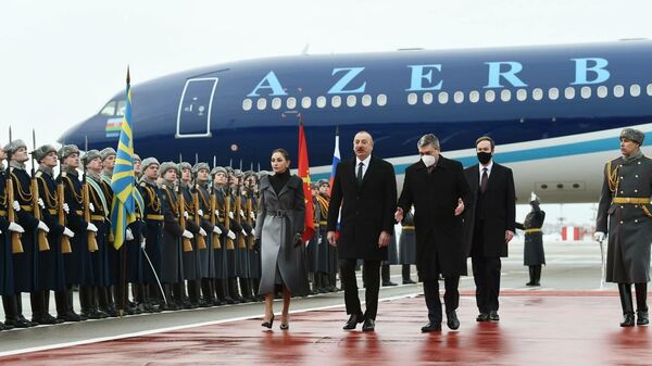 Ильхам Алиев прибыл с визитом в Россию - Sputnik Азербайджан