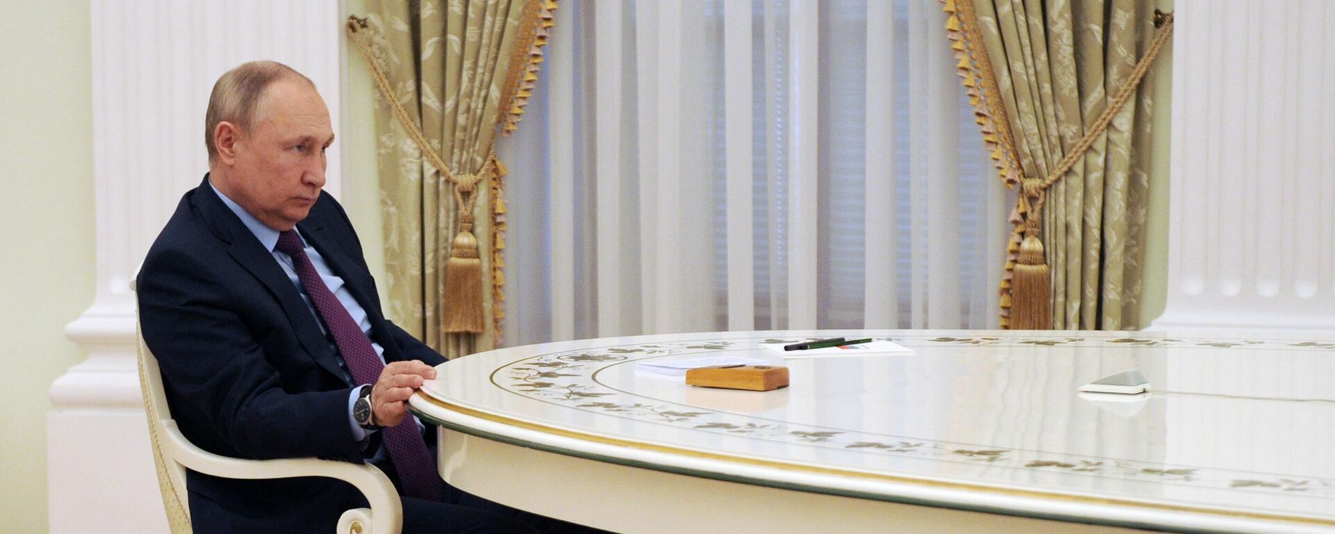 Президент РФ Владимир Путин во время встречи с президентом Азербайджанской Республики Ильхамом Алиевым в Кремле - Sputnik Азербайджан, 1920, 22.02.2022