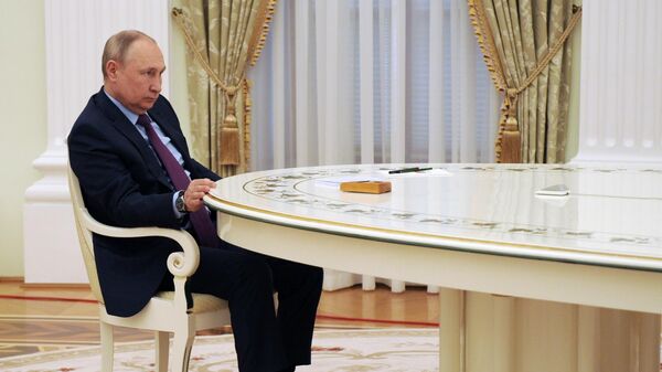 Президент РФ Владимир Путин во время встречи с президентом Азербайджанской Республики Ильхамом Алиевым в Кремле - Sputnik Азербайджан