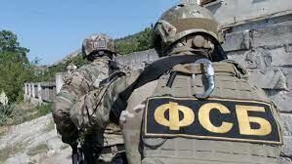ФСБ показала видео задержания подозреваемых в подготовке теракта - Sputnik Azərbaycan