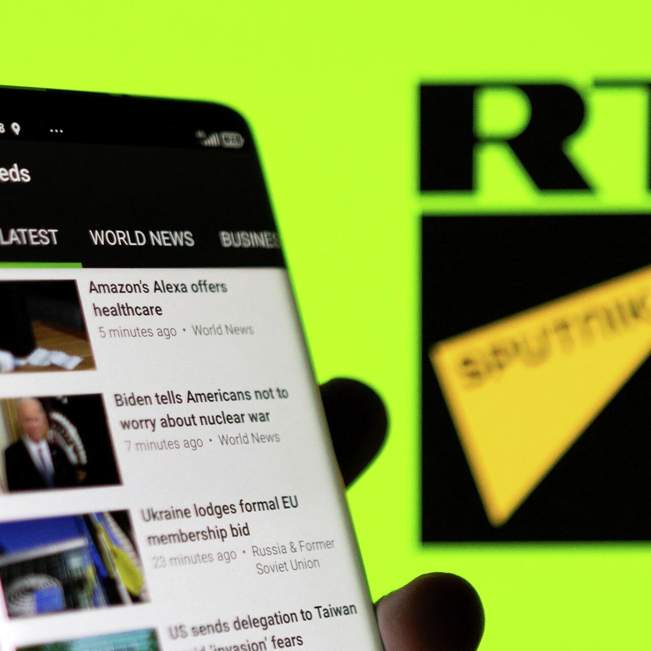 Телеканал RT призвал своих зрителей переходить на платформу Odysee -  01.03.2022, Sputnik Азербайджан