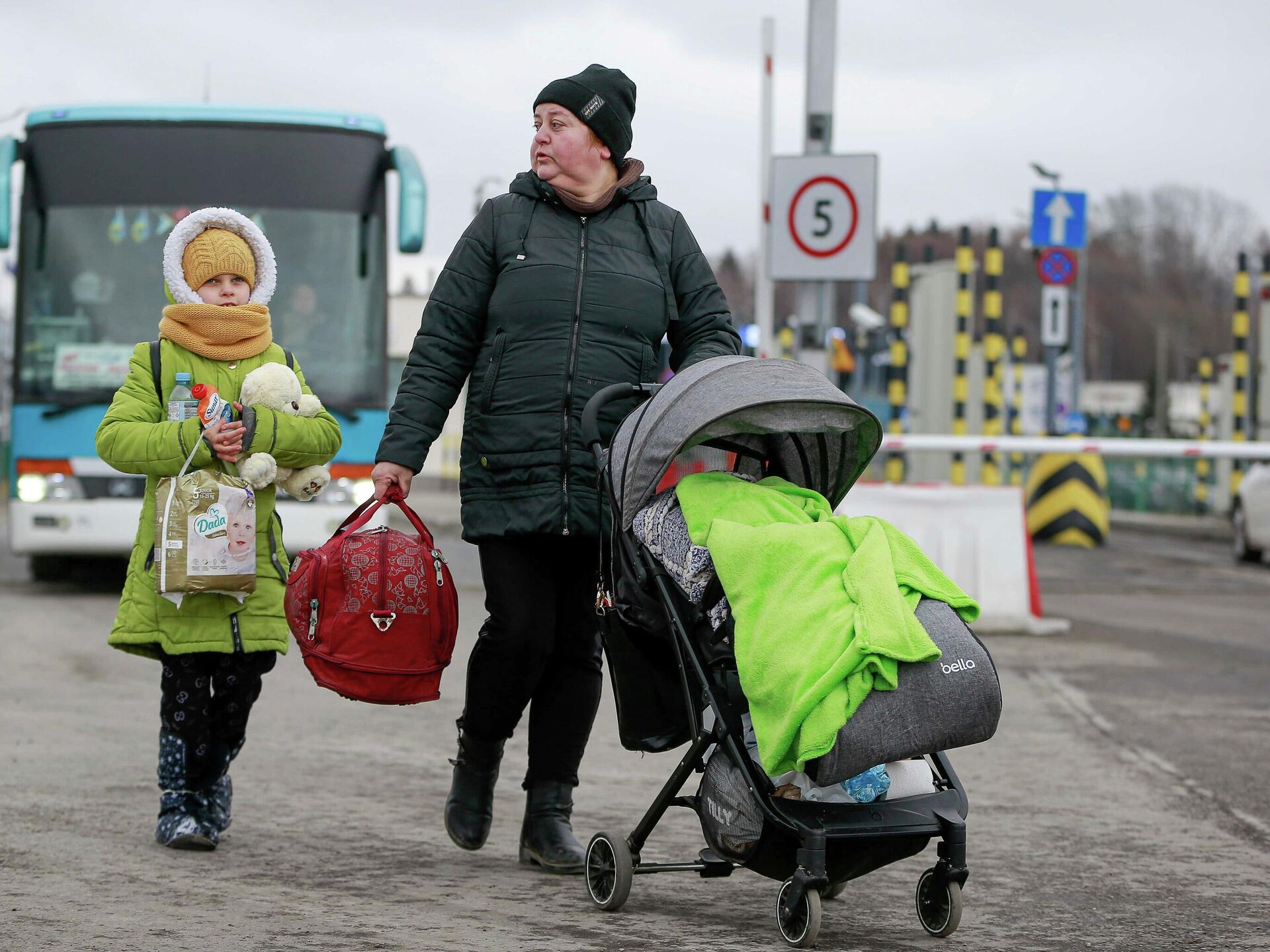 В Азербайджане подготовили программу для беженцев из Украины - 03.03.2022,  Sputnik Азербайджан