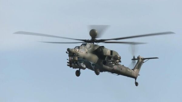 Минобороны РФ применяет боевые вертолёты на Украине - Sputnik Azərbaycan