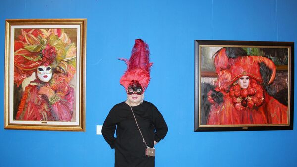 В галерее искусств Музейного Центра открылась невероятная сказочная выставка художницы Афсаны Хабиб под названием Favolе (Сказка) - Sputnik Азербайджан