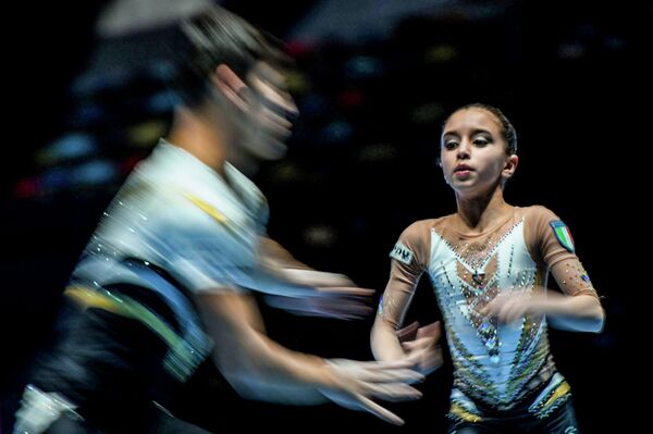Участники соревнований возрастных групп по акробатике в Баку. - Sputnik Азербайджан