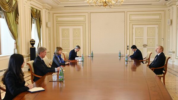 Президент Алиев встретился с торговым посланником Великобритании - Sputnik Азербайджан