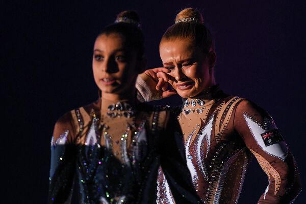 Гимнастки из Австралии не сдержали слез после своего выступления. - Sputnik Азербайджан