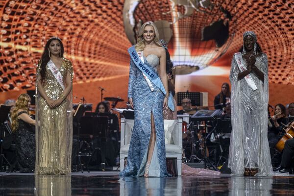 Мисс Польша Каролина Белавска победила на конкурсе красоты &quot;Мисс мира&quot; в Сан-Хуане, Пуэрто-Рико . - Sputnik Азербайджан