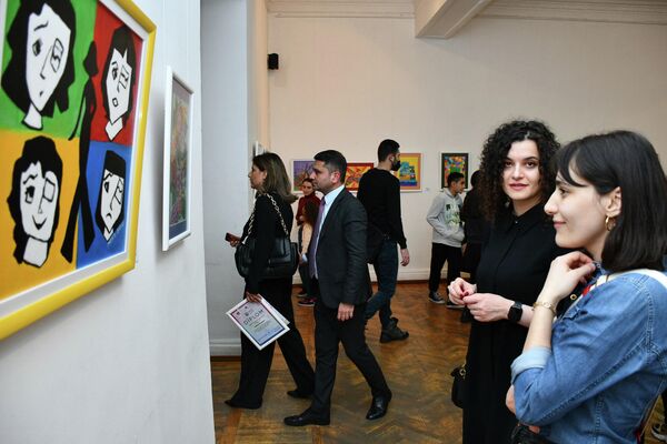 Выставка &quot;Дыхание красок&quot; в Галерее искусств Музейного центра - Sputnik Азербайджан