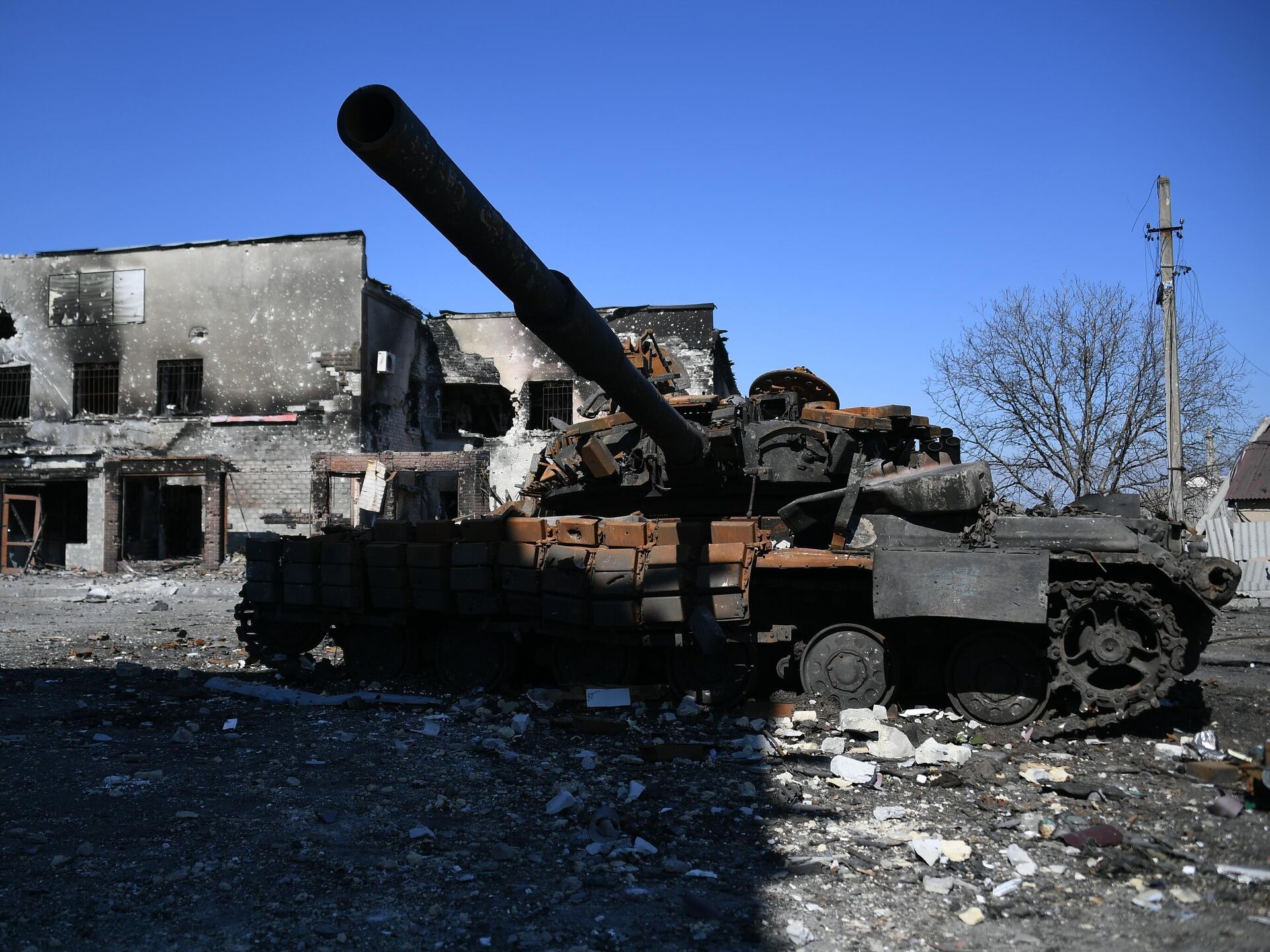 Бои за работино последние новости. Подбитые танки РФ В Украине. Подбитые украинские танки.
