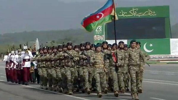 Военнослужащие Азербайджана приняли участие в параде по случаю Дня Пакистана - Sputnik Азербайджан