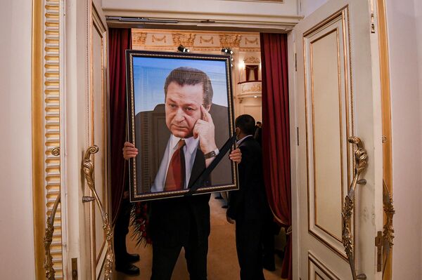 Церемония прощания с первым президентом Азербайджана Аязом Муталлибовым. - Sputnik Азербайджан