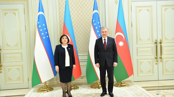 Состоялась встреча президента Узбекистана Шавката Мирзиёева с председателем Милли Меджлиса АР Сахибой Гафаровой в рамках её официального визита в Узбекистан - Sputnik Азербайджан