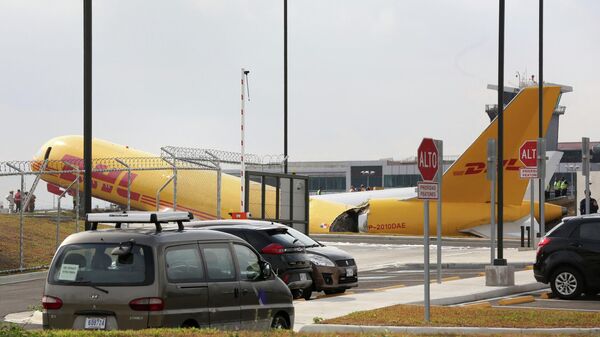 Самолет Boeing-757 в международном аэропорту Хуана Сантамарии в Коста-Рике - Sputnik Азербайджан