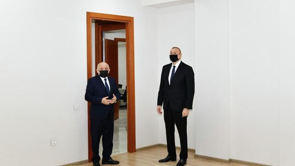 Президент Азербайджанской Республики Ильхам Алиев открыл новое административное здание Азербайджанского теологического института - Sputnik Азербайджан