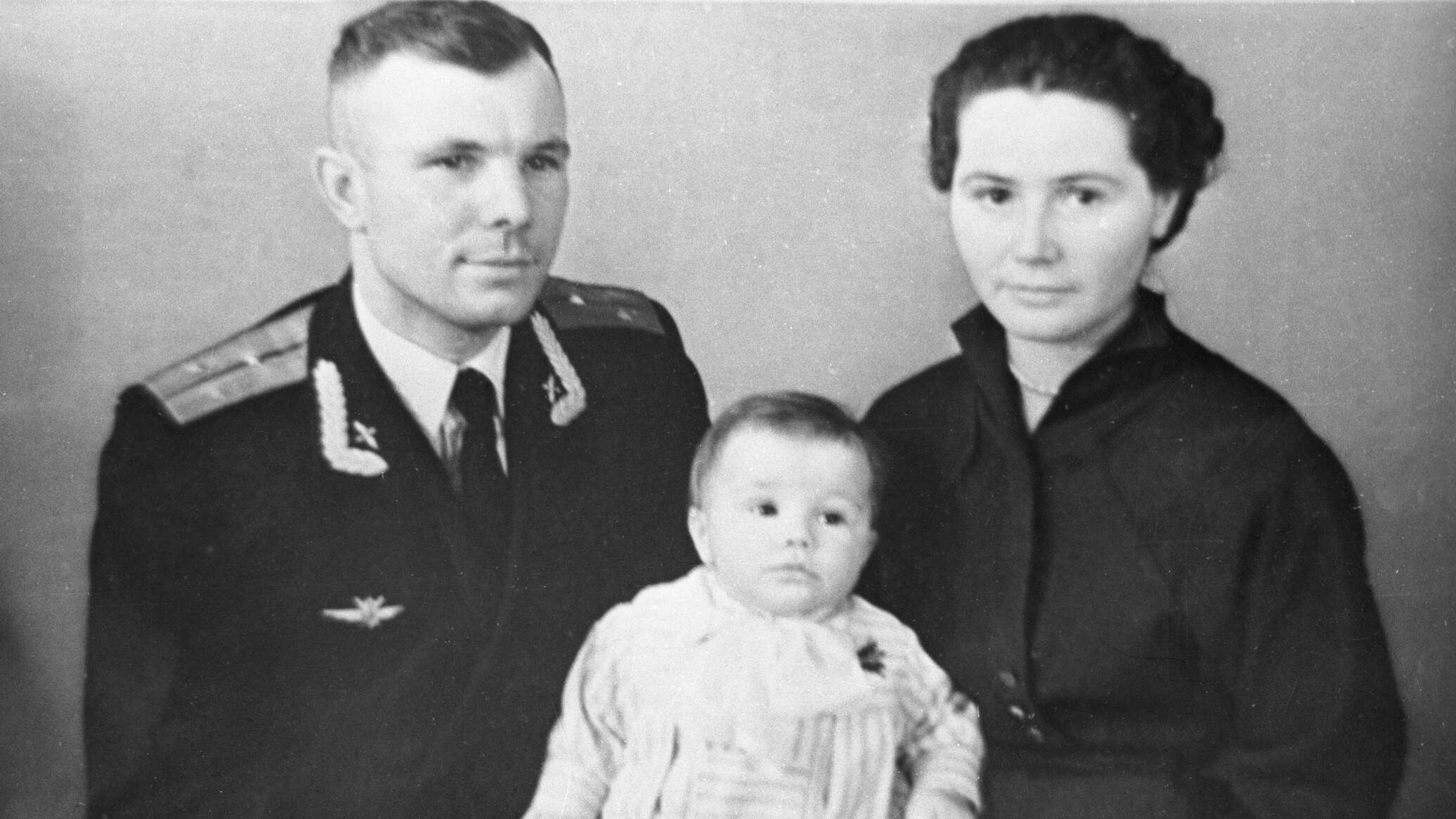 Дети гагарина биография семья День космонавтики: архивные кадры покорителей космоса - 12.04.2022, Sputnik Азер