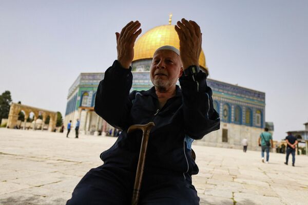 В пятницу на территории мечети Аль-Акса в Иерусалиме и на подступах к ней произошли столкновения между арабским населением и силами безопасности Израиля. - Sputnik Азербайджан