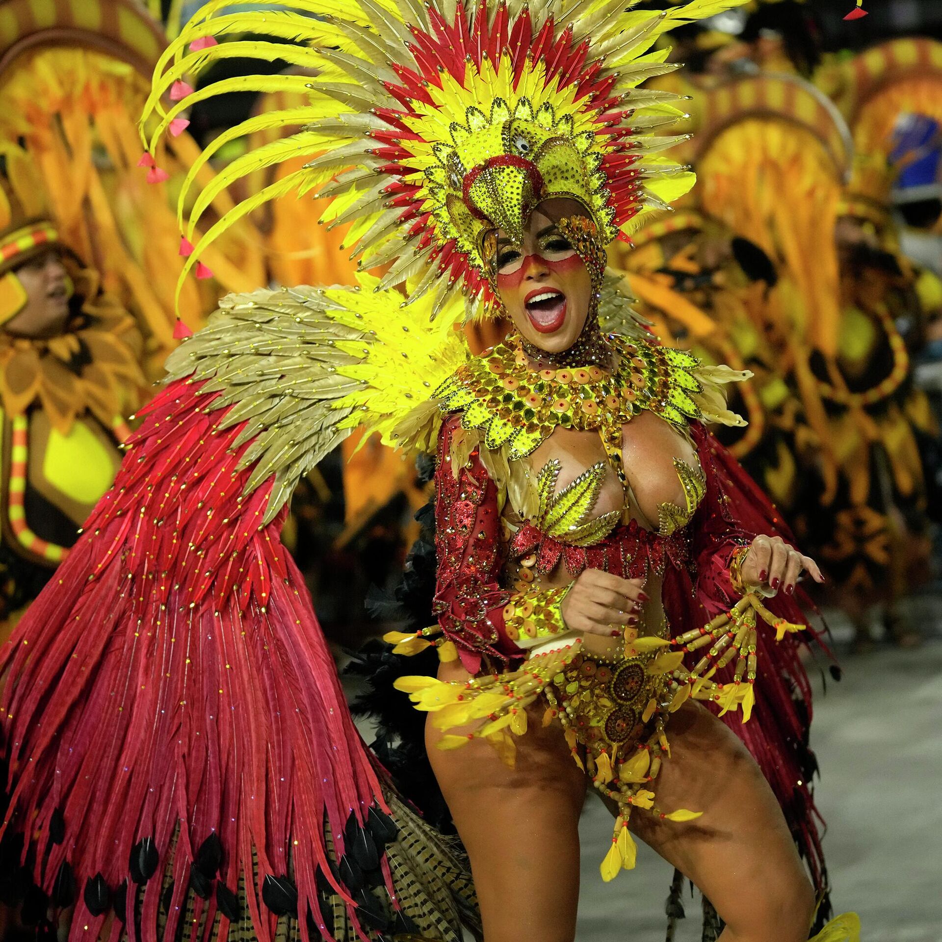 карнавал в бразилии без костюмов фото