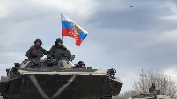 Продвижение колонн российской армии на освобождённых территориях Харьковской области - Sputnik Азербайджан