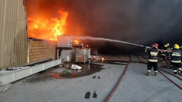 Пожар на заводе Азерсун в Сумгайыте  - Sputnik Азербайджан