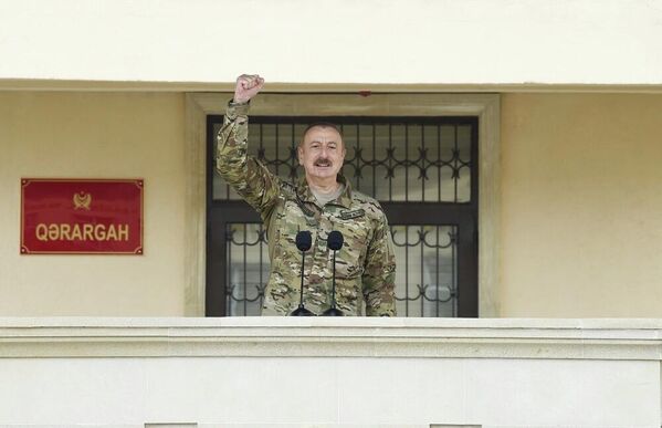 Президент Азербайджана, Верховный главнокомандующий Вооруженными силами Ильхам Алиев в воинской части Сил спецназа минобороны. - Sputnik Азербайджан