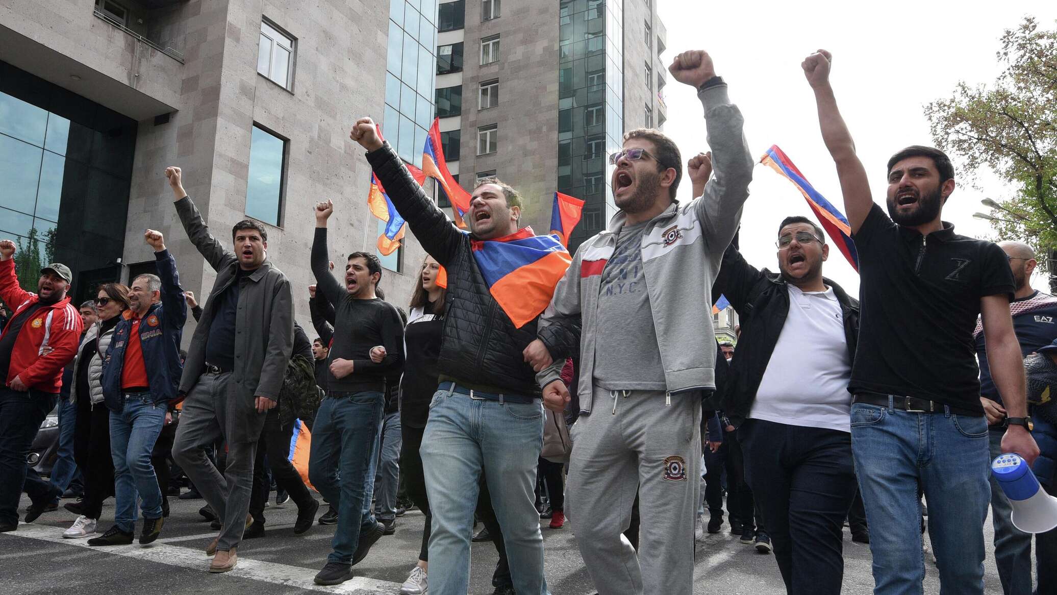 Ереван акции. Спутник Армения протесты в Армении 2022. Митинг в Ереване. Ереван Пашинян. Оппозиция Армении.