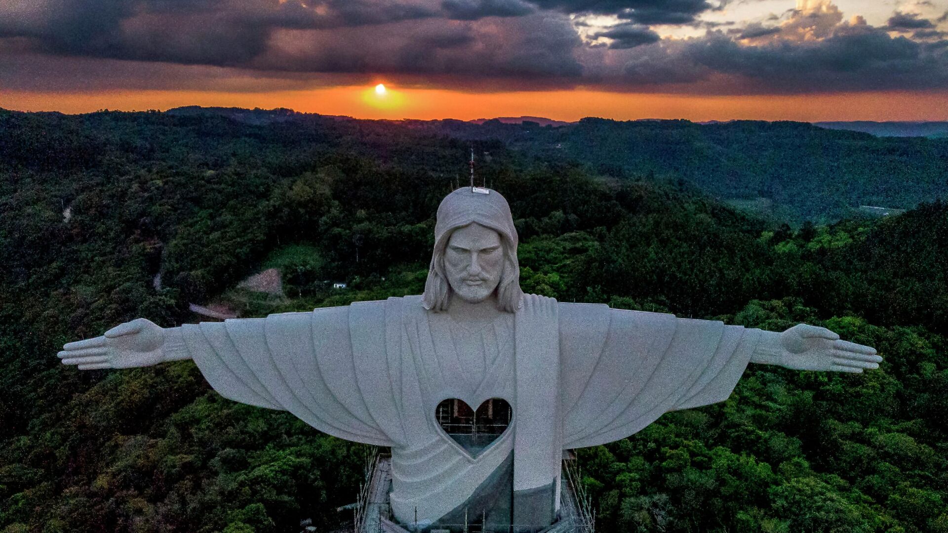 Статуя Иисуса Христа в Рио-де-Жанейро - Sputnik Азербайджан, 1920, 10.05.2022