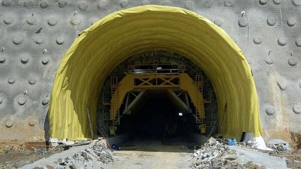 Строительство тоннелей на трассе Ахмедбейли-Физули-Шуша  - Sputnik Азербайджан