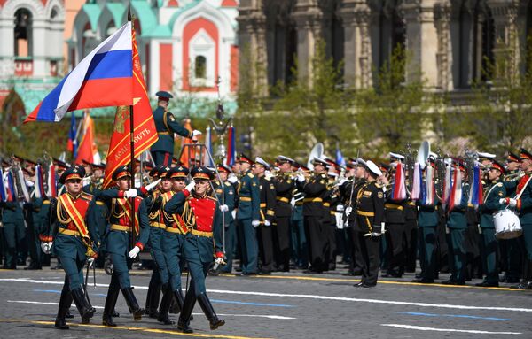 Военный парад, посвящённый 77-й годовщине Победы в Великой Отечественной войне - Sputnik Азербайджан
