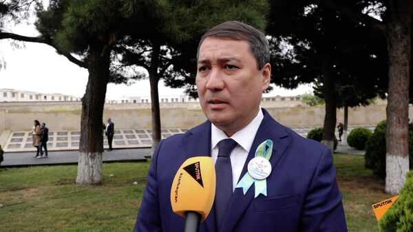 Посол Казахстана: Азербайджан внес большой вклад в нашу общую Победу - Sputnik Азербайджан