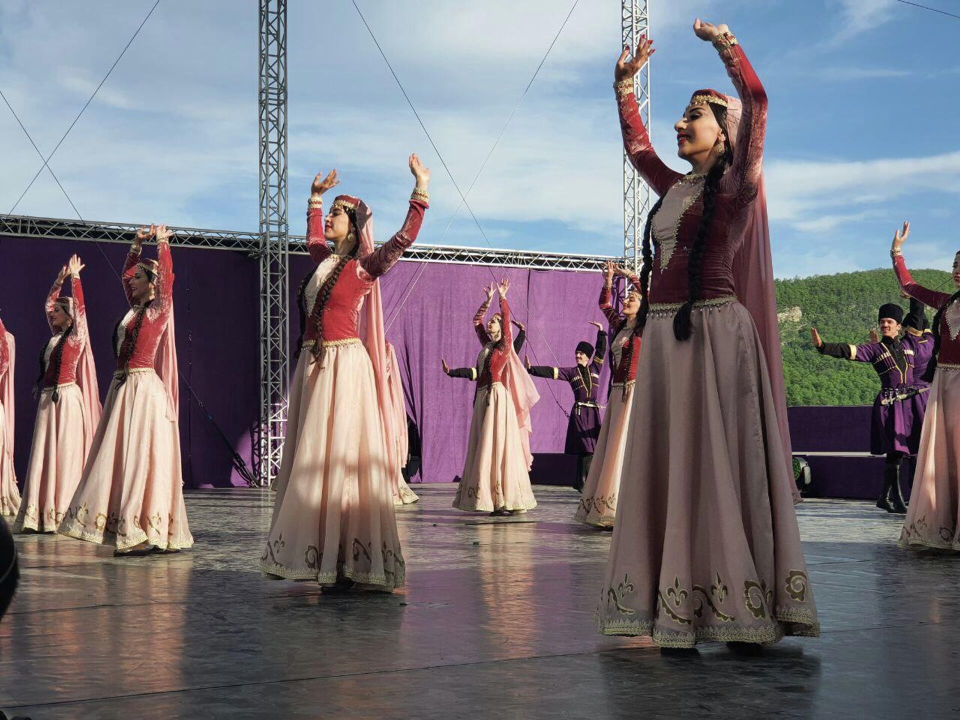 Третий день V международного фольклорного фестиваля Харыбюльбюль в Шуше - Sputnik Азербайджан, 1920, 14.05.2022