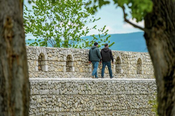 Крепостная стена в городе Шуша. - Sputnik Азербайджан