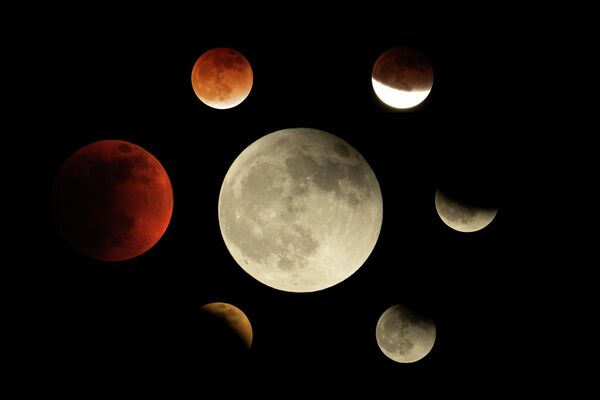 Комбинация изображений показывает Луну на различных стадиях полного лунного затмения в Темпл-Сити, Калифорния. - Sputnik Азербайджан