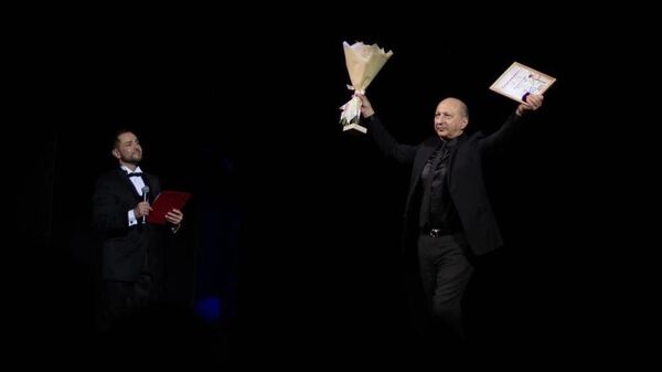 Эльдару Алиеву вручена награда премии Душа танца - Sputnik Азербайджан