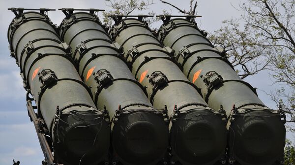 Работа зенитно-ракетной системы ПВО С-300В4 на Харьковском направлении - Sputnik Азербайджан