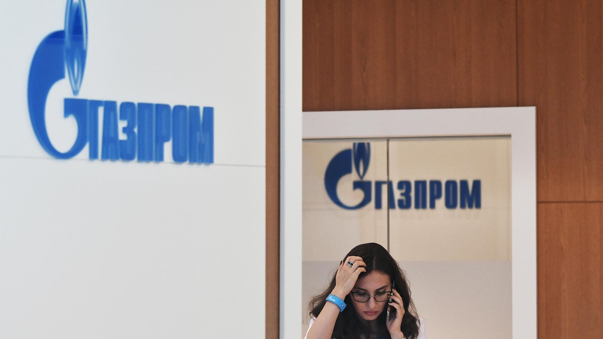 Павильон компании Газпром на площадке Восточного экономического форума во Владивостоке. - Sputnik Азербайджан, 1920, 17.11.2023