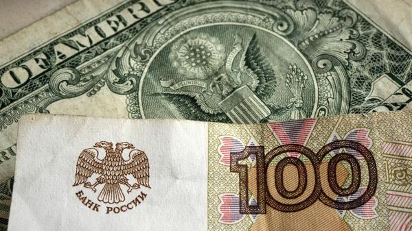 Рубль и доллар - Sputnik Азербайджан