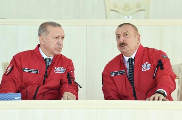 Президенты Ильхам Алиев и Реджеп Тайип Эрдоган. - Sputnik Азербайджан