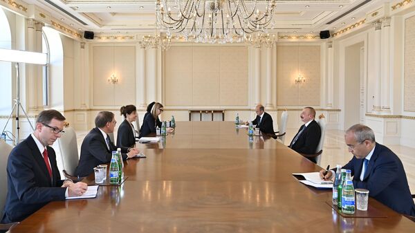 Ильхам Алиев принял советника заместителя госсекретаря США по энергодипломатии - Sputnik Азербайджан