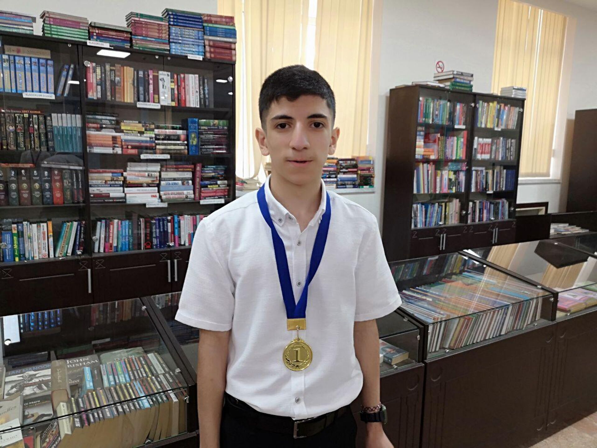 Самир Исмаилов ученик 9 класса средней школы №211
 - Sputnik Азербайджан, 1920, 03.06.2022