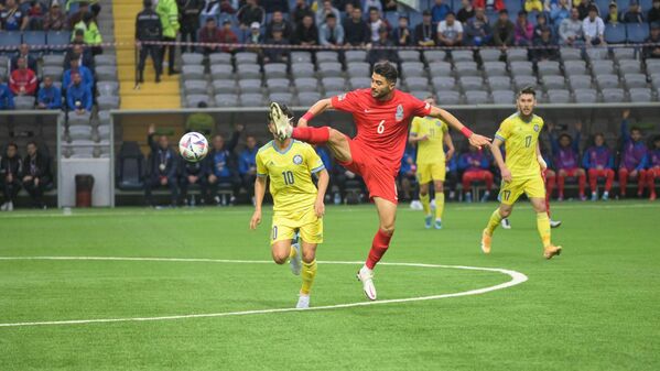 Azərbaycan millisi UEFA Millətlər Liqasında Qazaxıstanla oynayıb. - Sputnik Azərbaycan